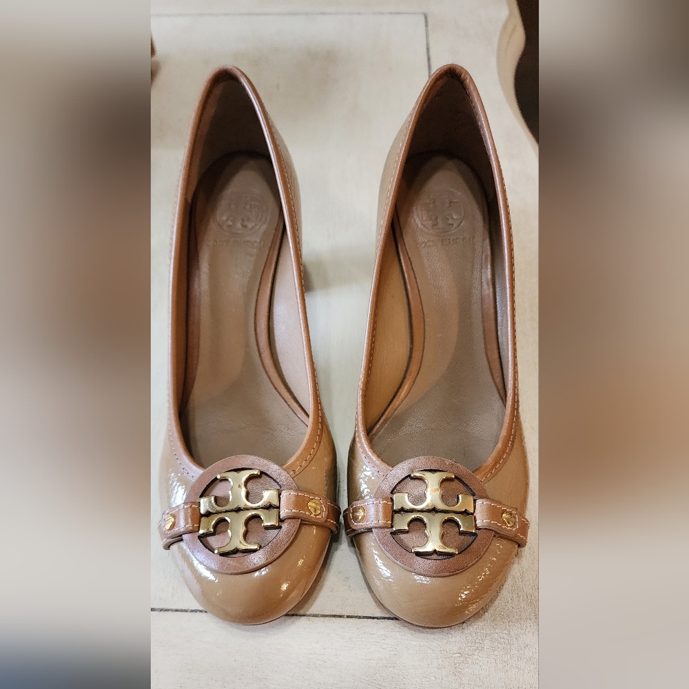 'TORY BURCH | Aaden Logo Mid Heel Pump 8M